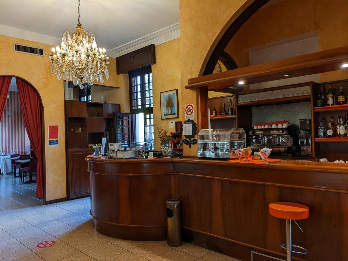 Hotel Montecarlo Castellanza Exterior photo